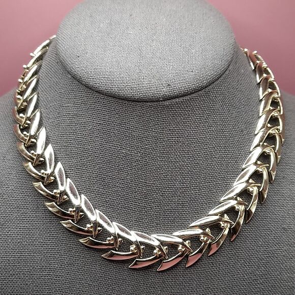 Coro Smooth Chain Linked Necklace Vintage Choker Gold Tone 16” - Picture 2 of 12